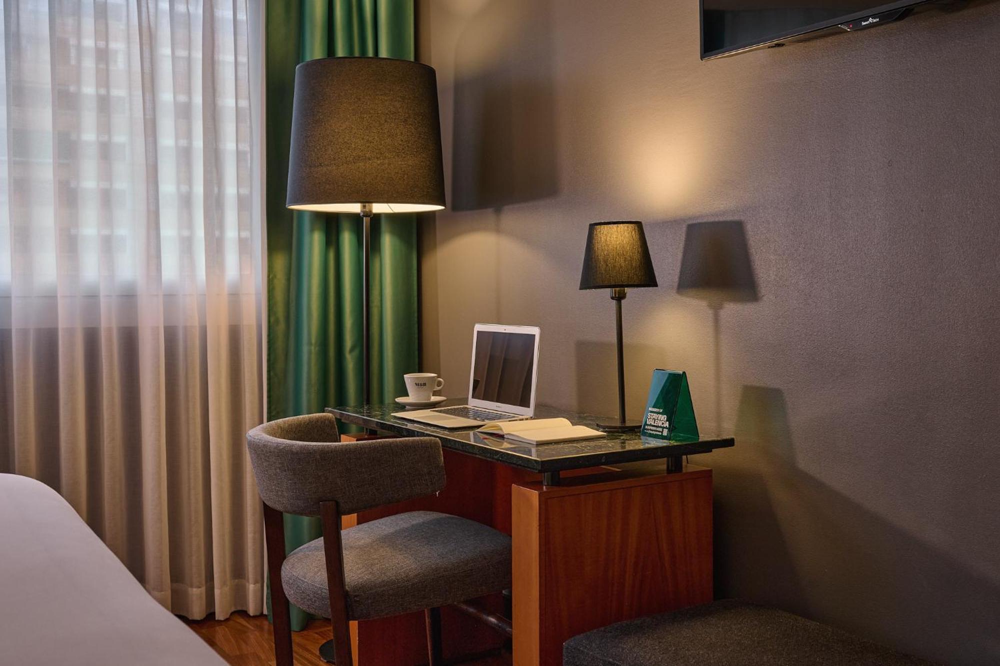 Hotel Malcom And Barret Valenza Esterno foto